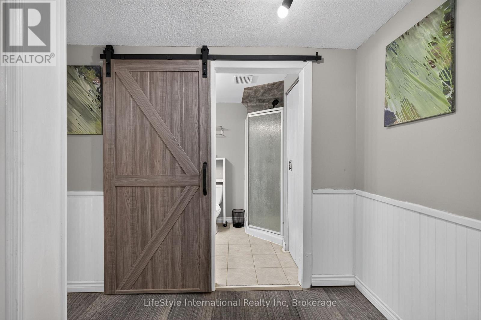 18 Camrose Court Property Photo 29