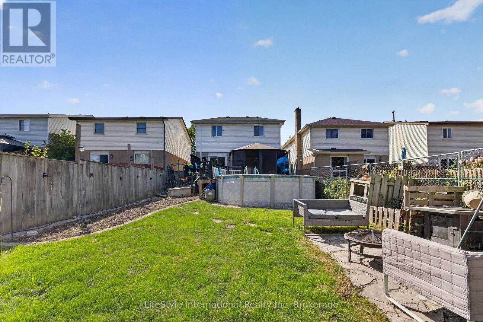 18 Camrose Court Property Photo 35