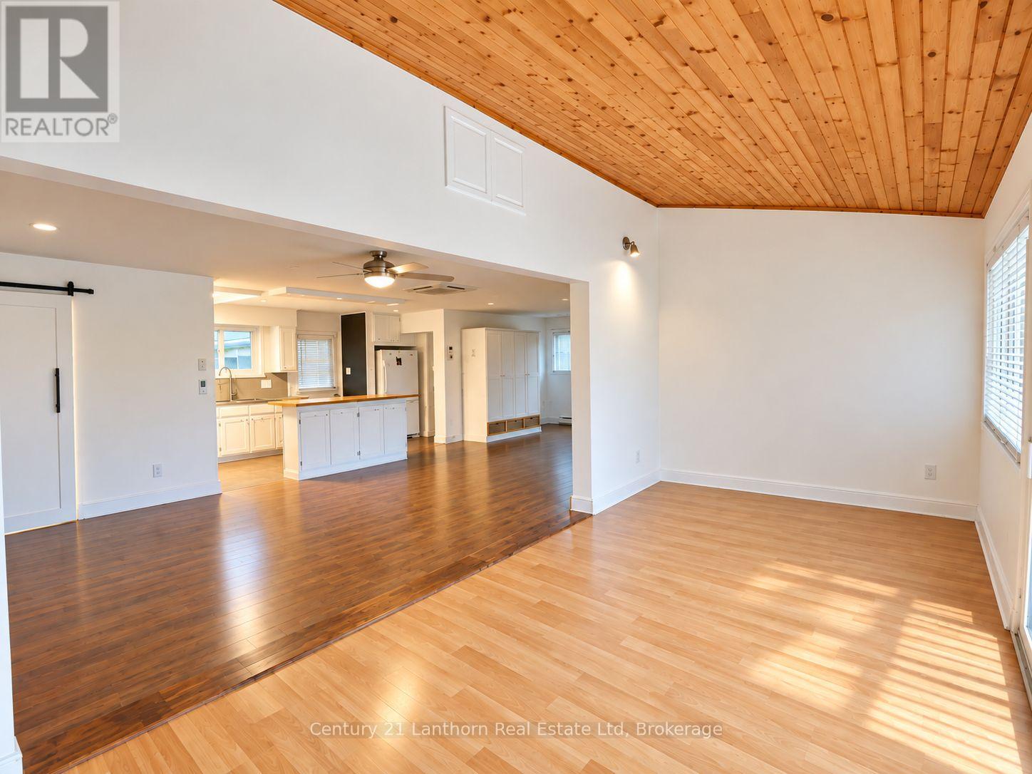 27 Willow Point Road Property Photo 9