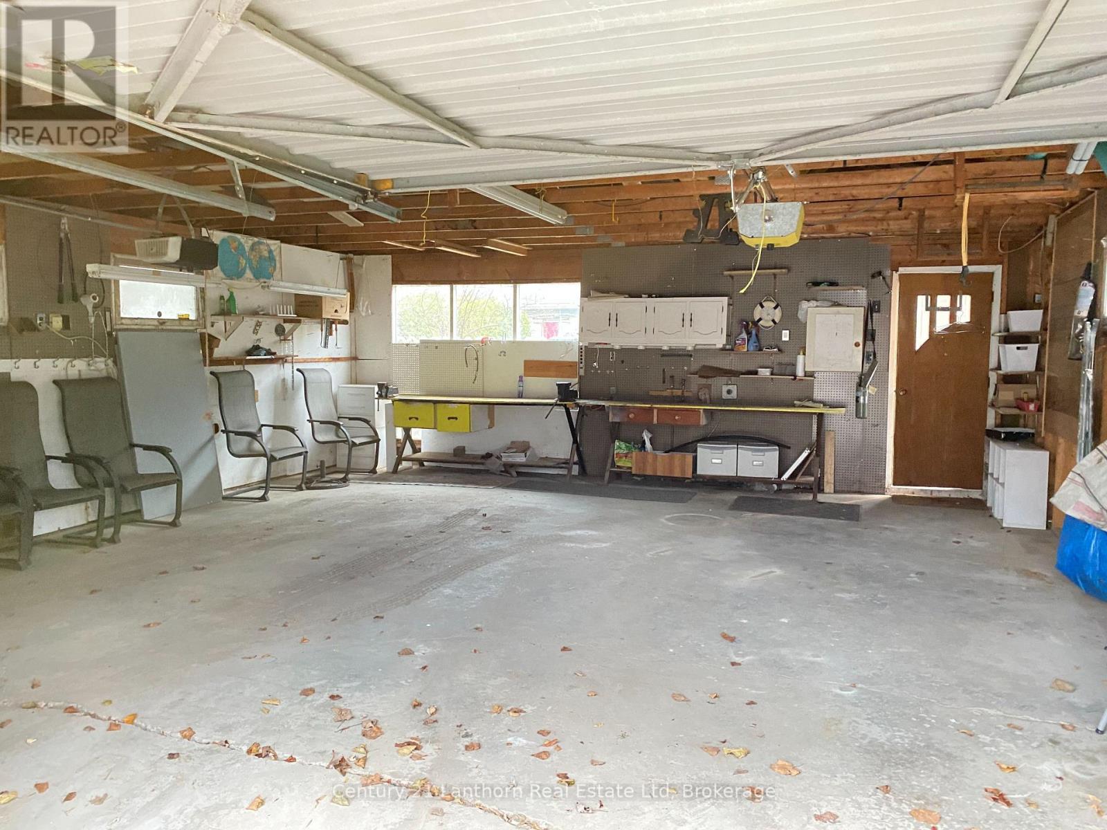 27 Willow Point Road Property Photo 15