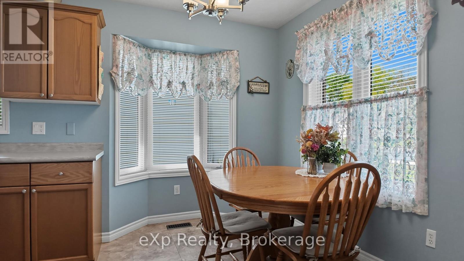 565 9th Street Property Photo 4