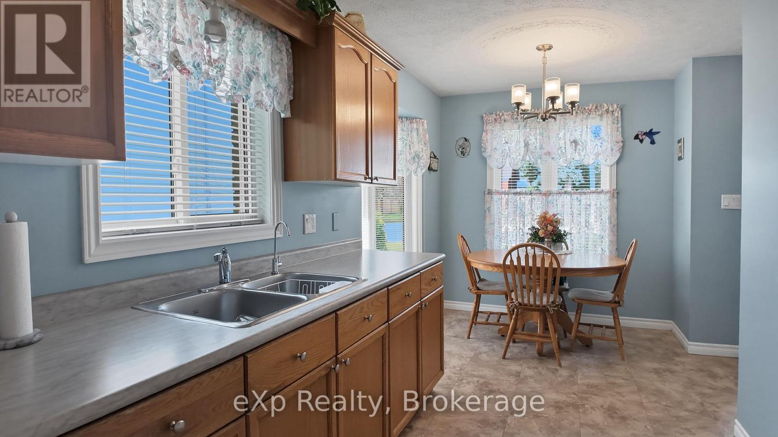 565 9th Street Property Photo 5