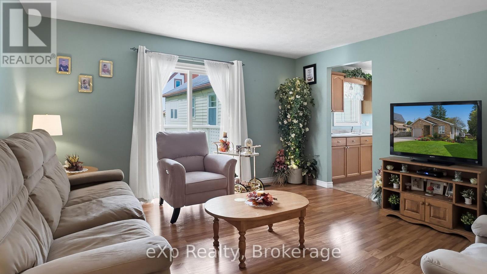 565 9th Street Property Photo 8
