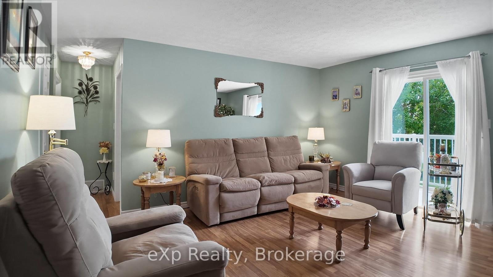 565 9th Street Property Photo 9