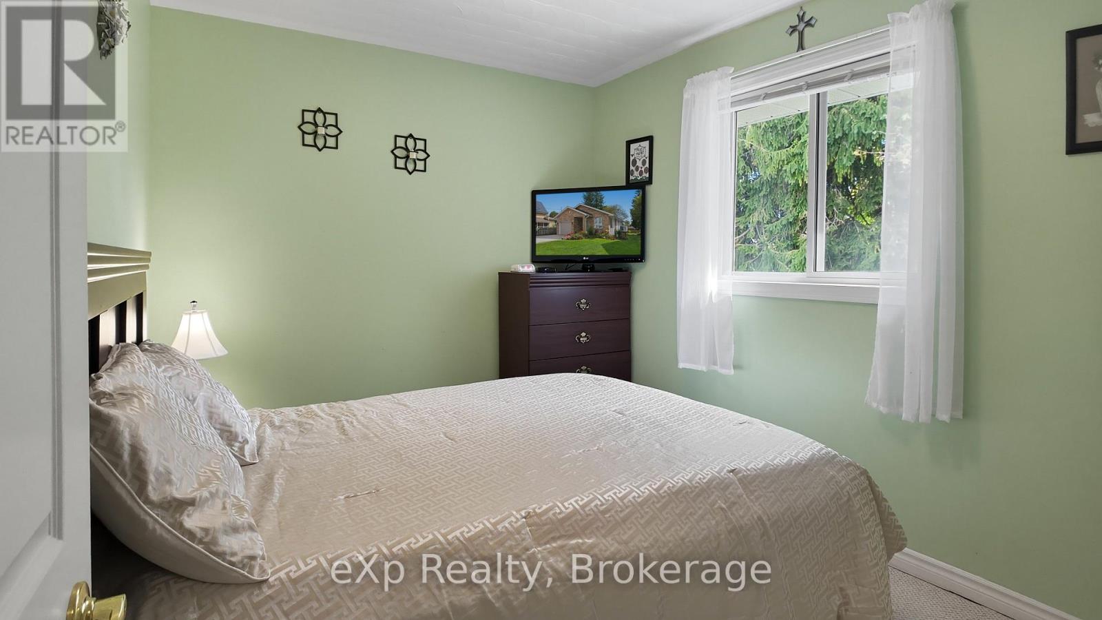 565 9th Street Property Photo 13