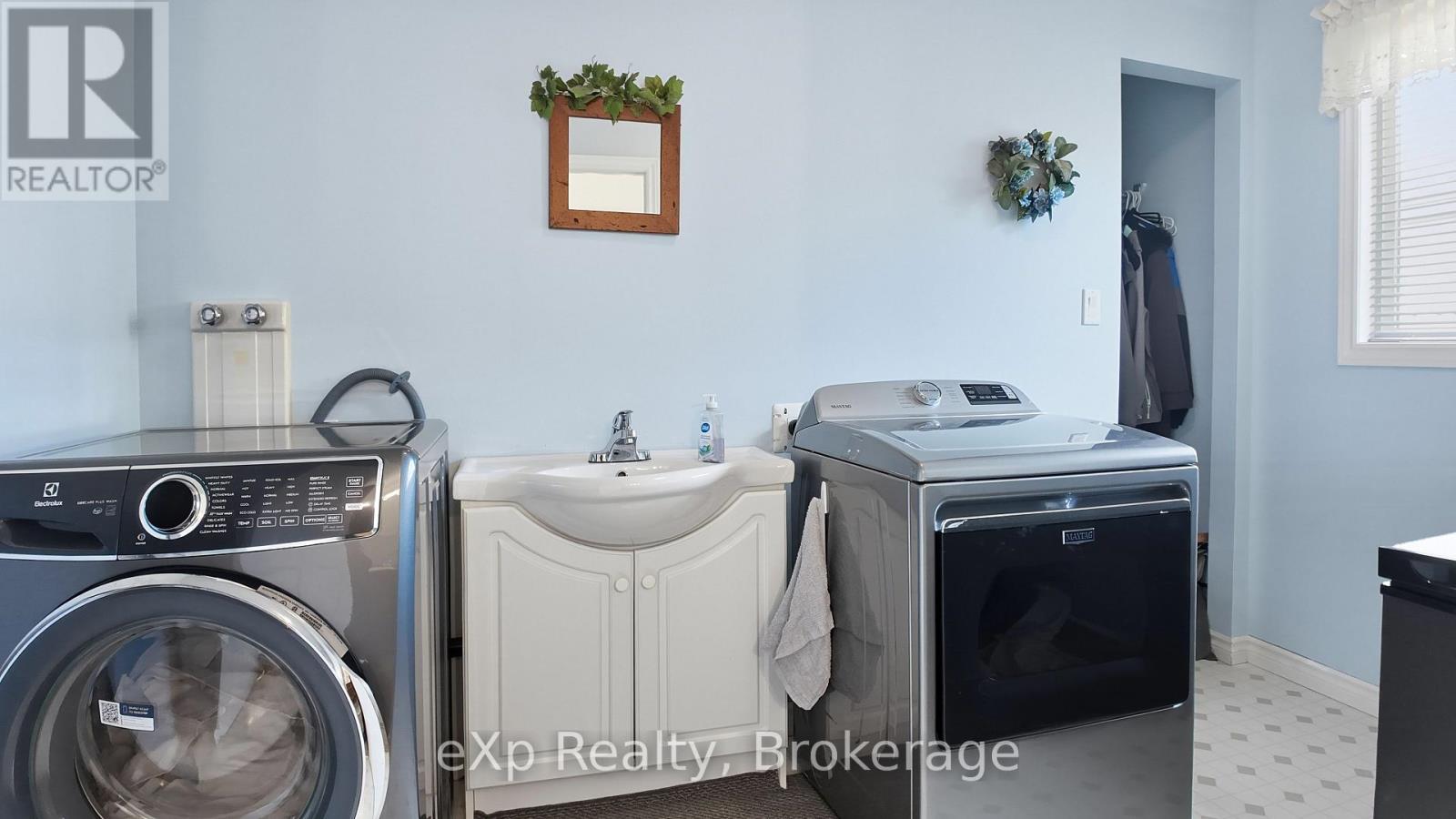 565 9th Street Property Photo 16