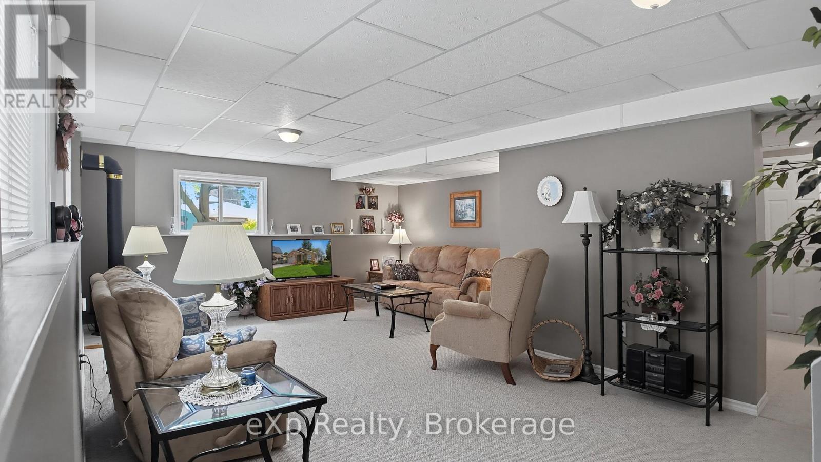 565 9th Street Property Photo 17