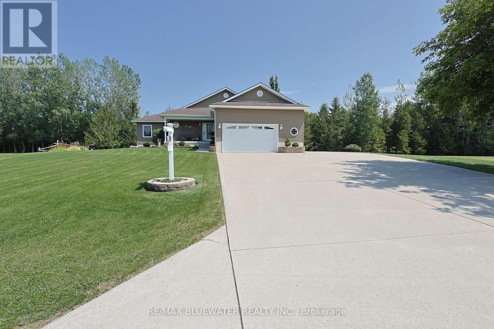 71837 Sunridge Crescent Property Photo 7
