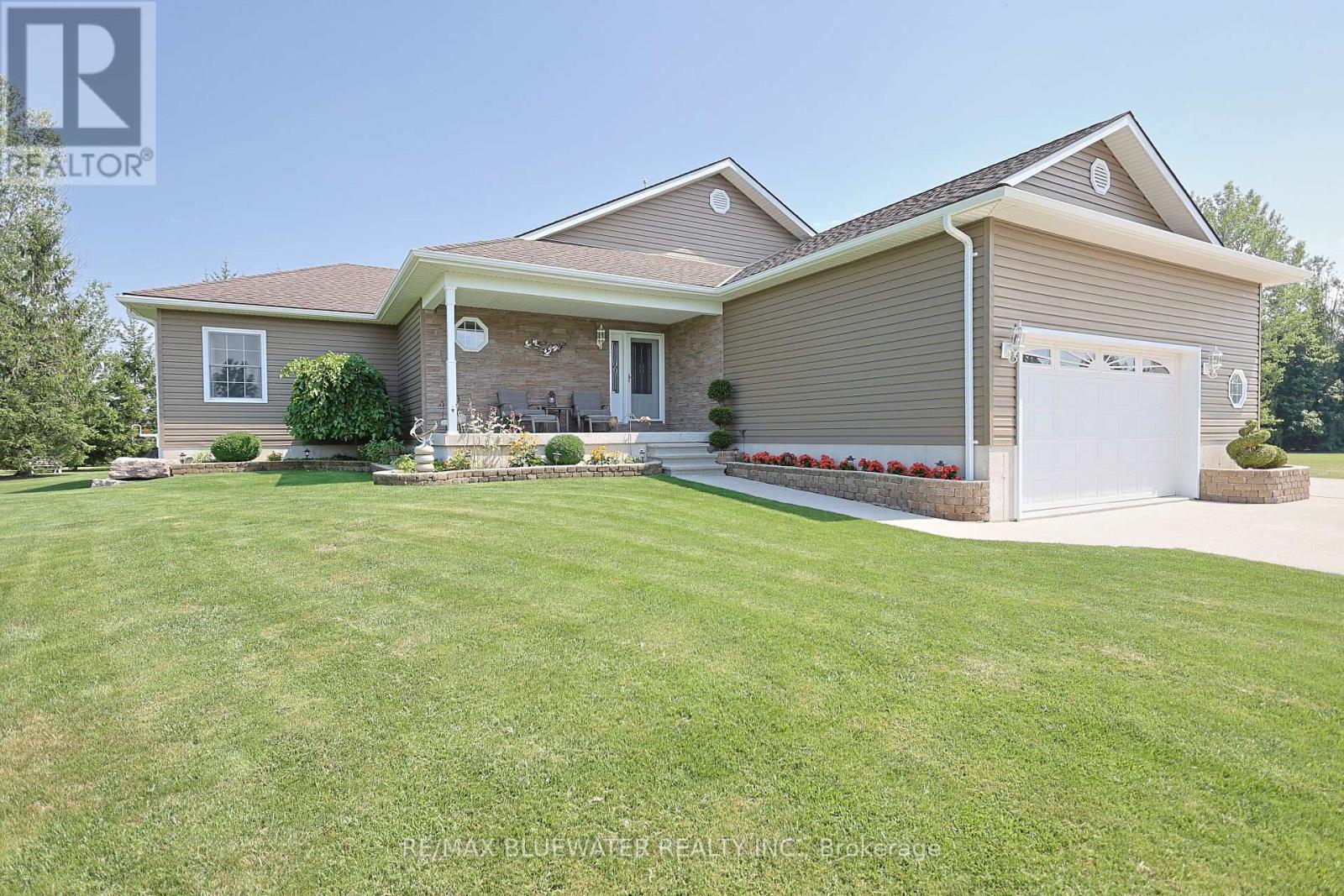 71837 Sunridge Crescent Property Photo 8