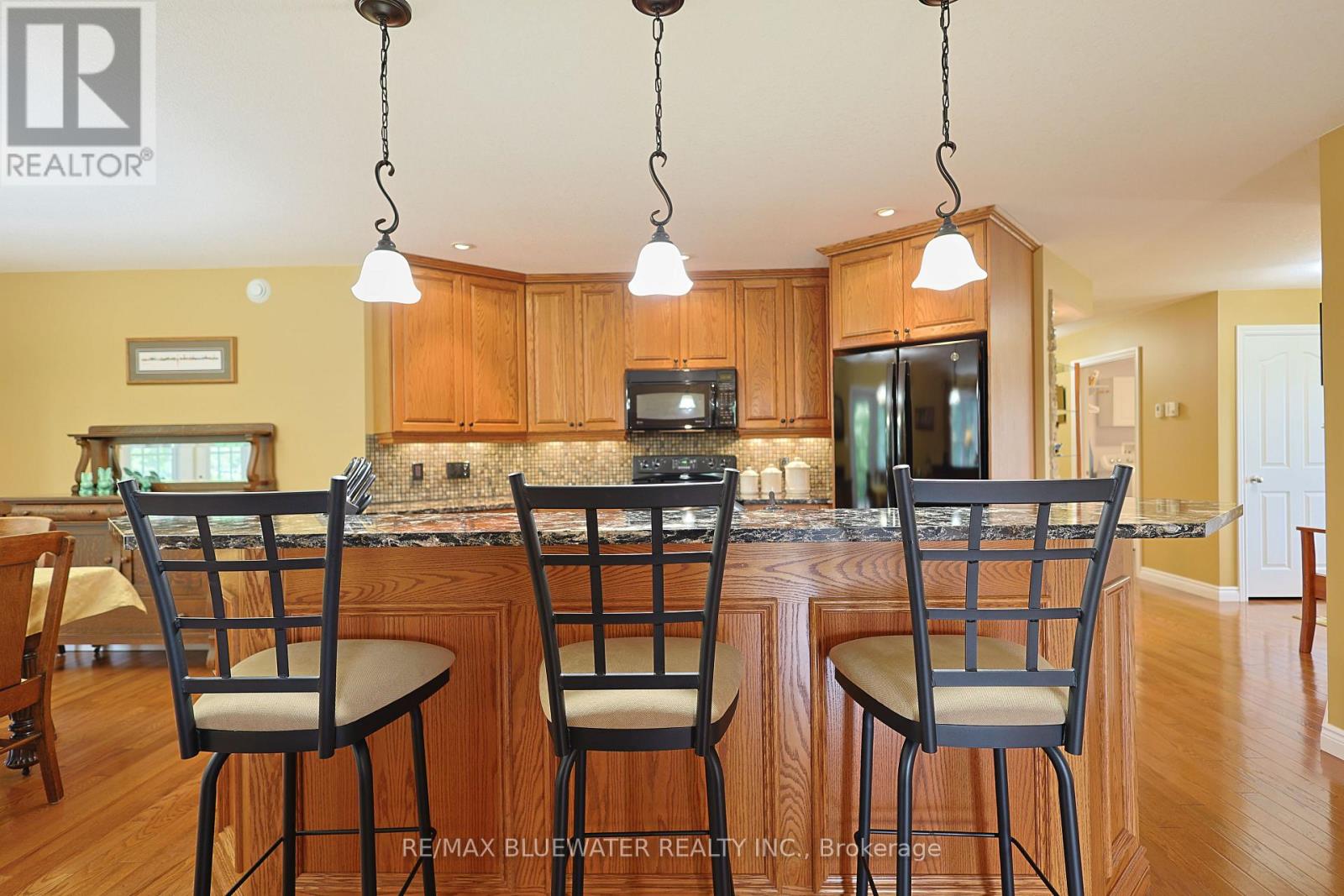 71837 Sunridge Crescent Property Photo 12