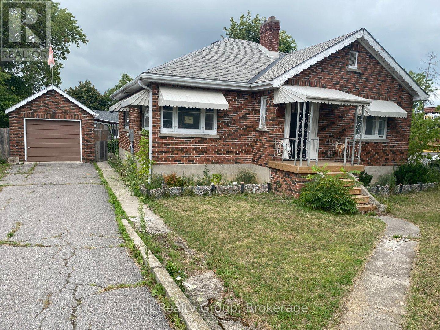 236 North Front Street Photo de la propriété 1