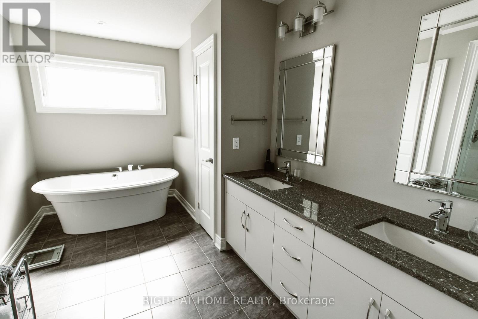 18 Joyce Crescent Property Photo 16