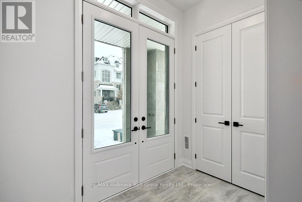 5-11 Bay Street E Property Photo 8