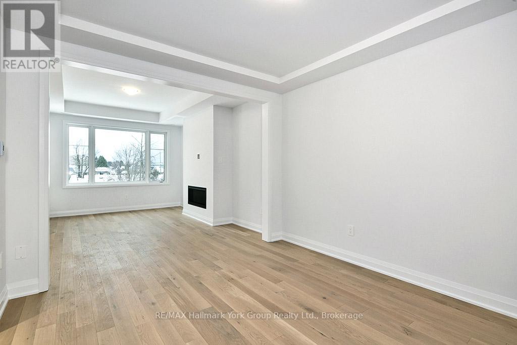 5-11 Bay Street E Property Photo 12