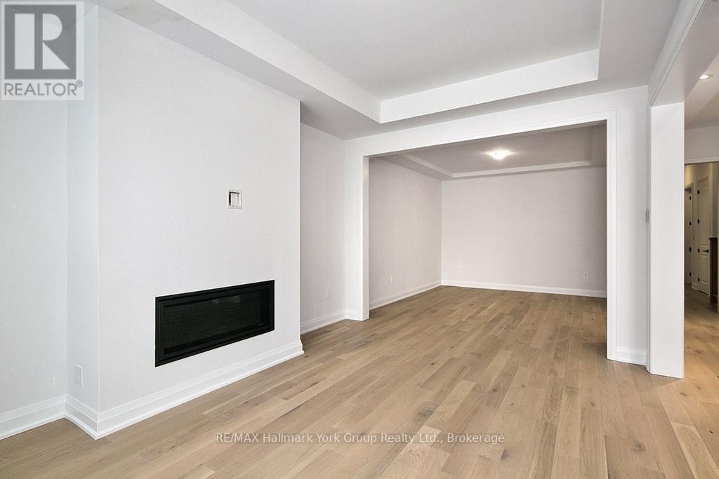 5-11 Bay Street E Property Photo 18