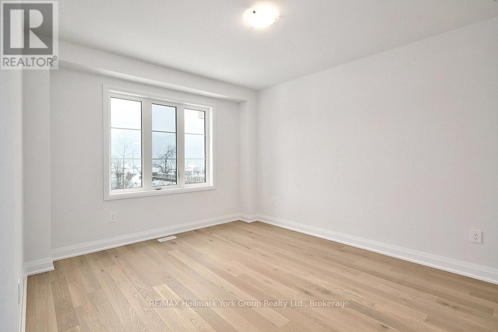 5-11 Bay Street E Property Photo 33