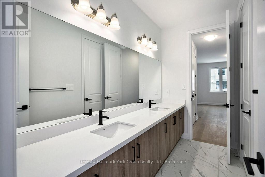 5-11 Bay Street E Property Photo 35