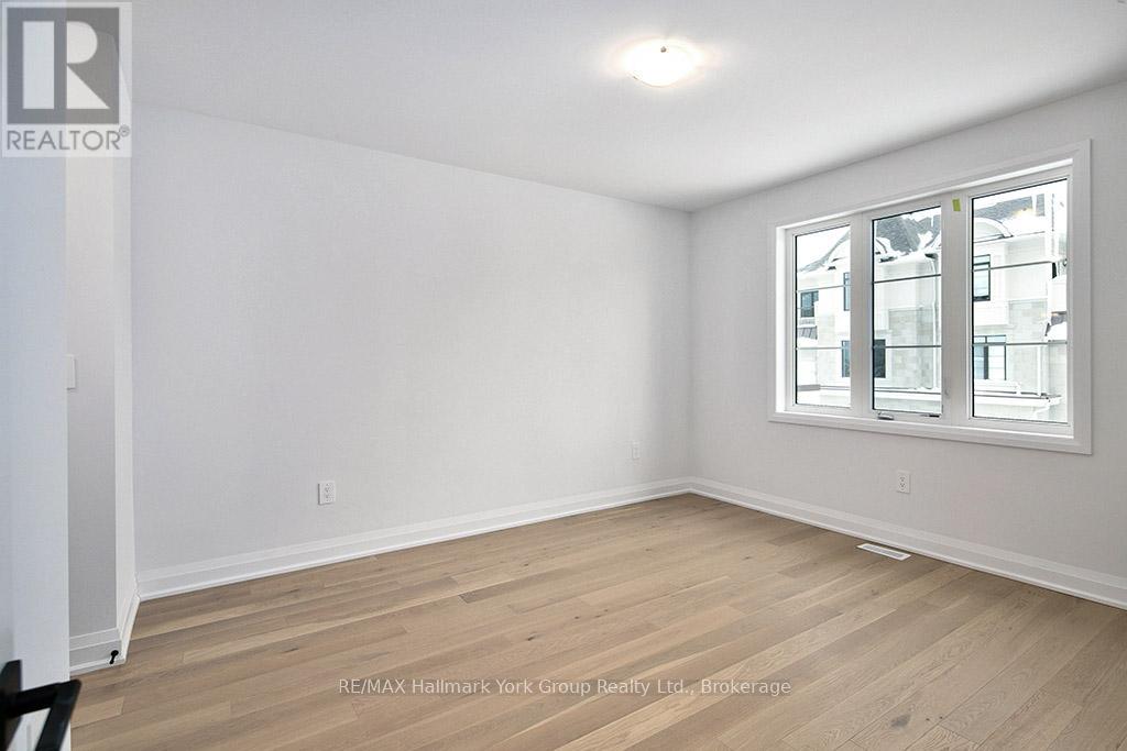 5-11 Bay Street E Property Photo 36