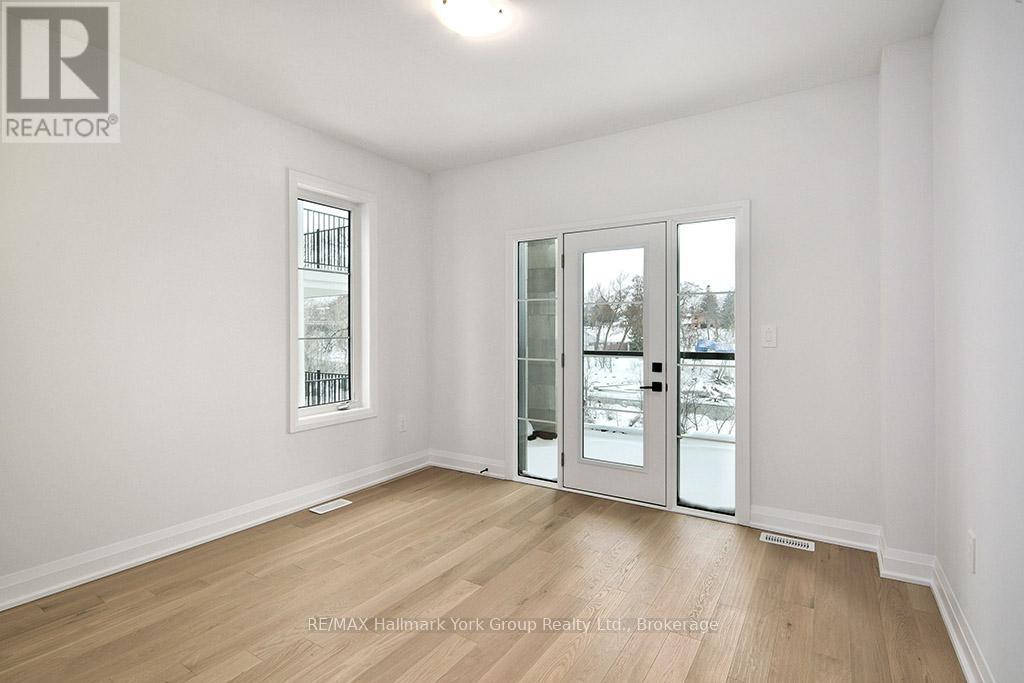 5-11 Bay Street E Property Photo 38