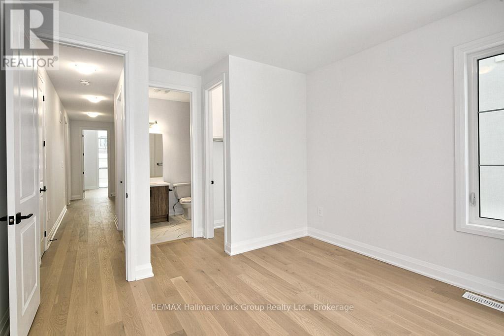 5-11 Bay Street E Property Photo 39