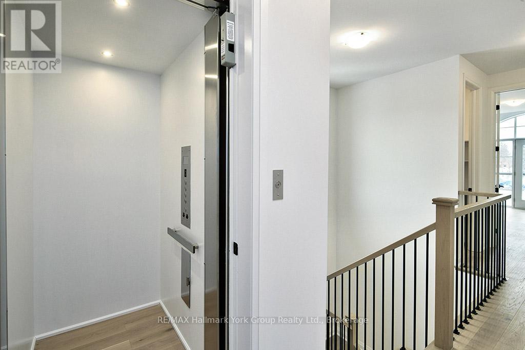 5-11 Bay Street E Property Photo 41