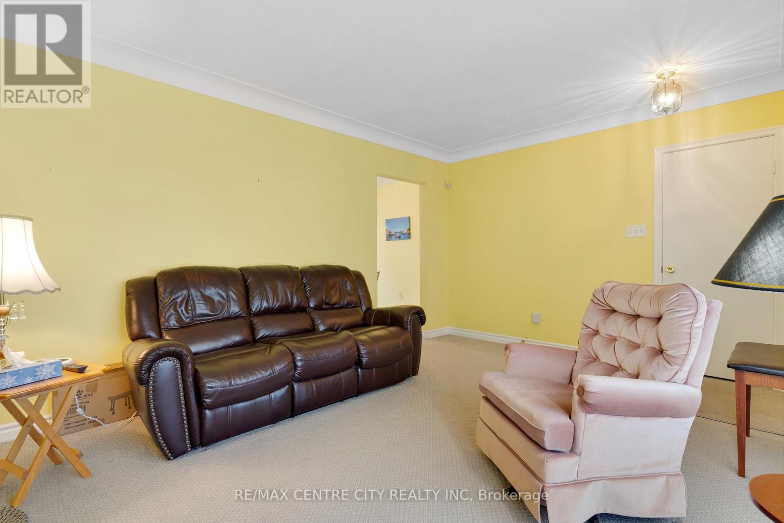 297 Wilson Avenue Property Photo 4