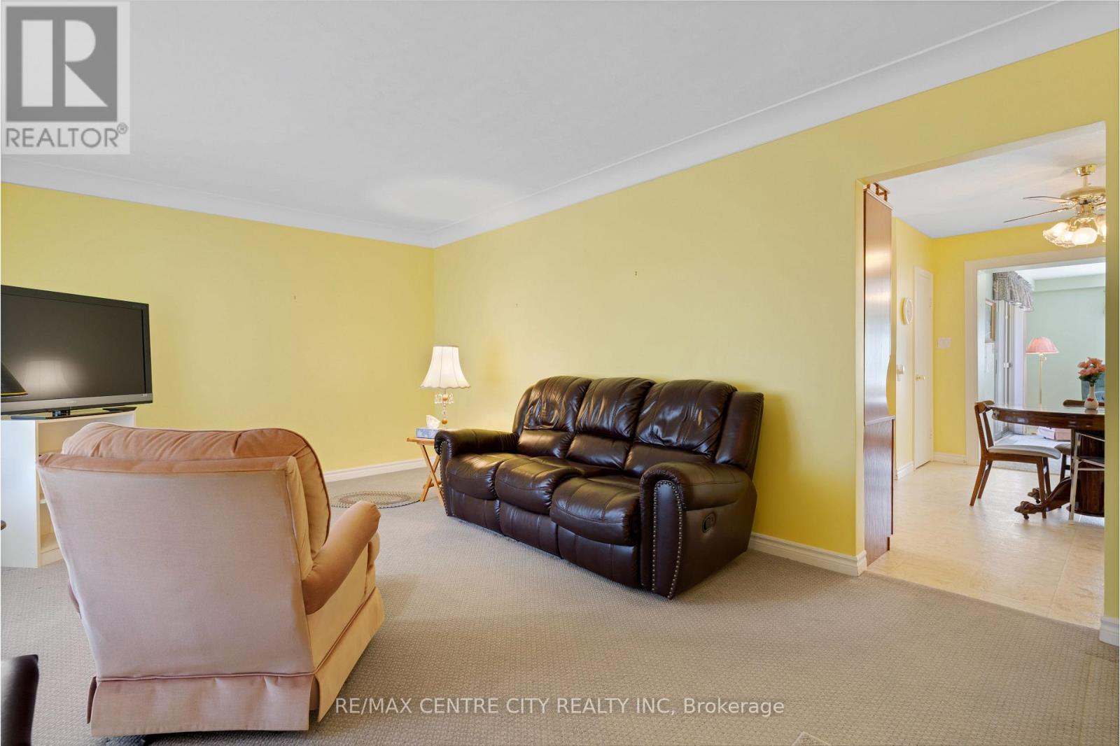 297 Wilson Avenue Property Photo 6