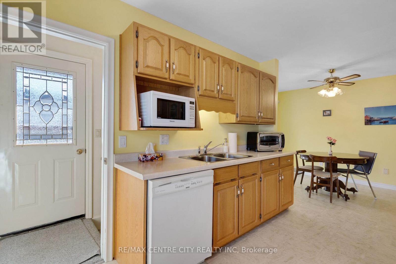 297 Wilson Avenue Property Photo 10
