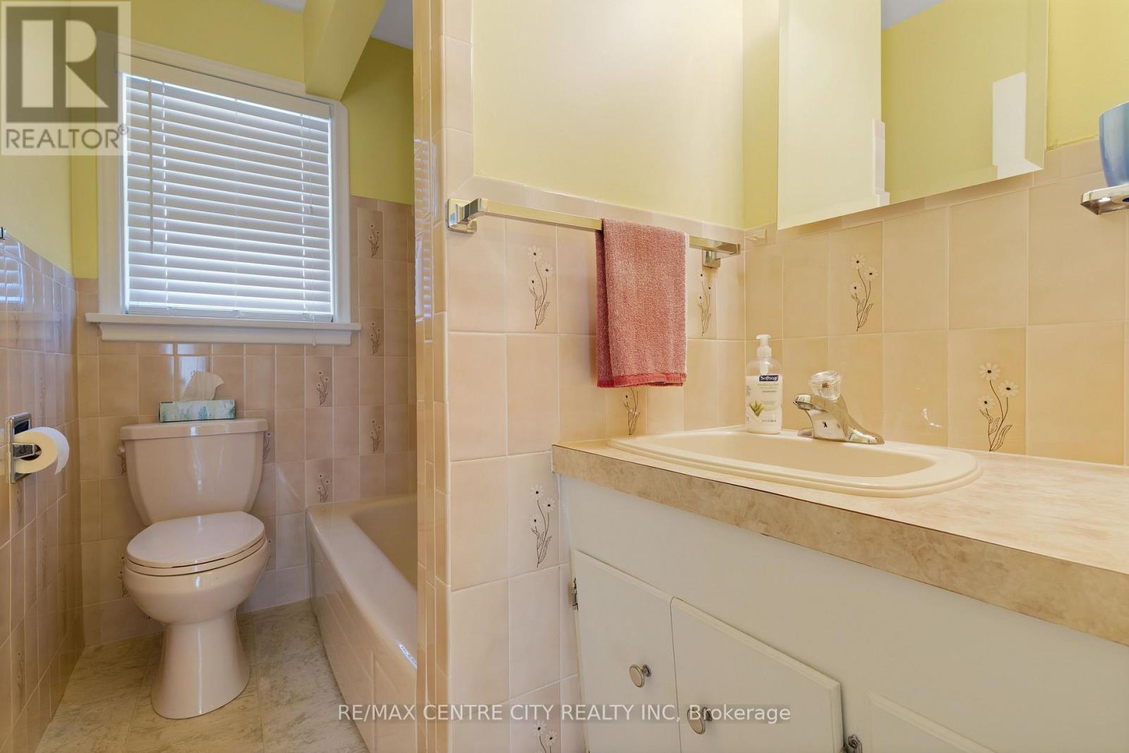 297 Wilson Avenue Property Photo 20