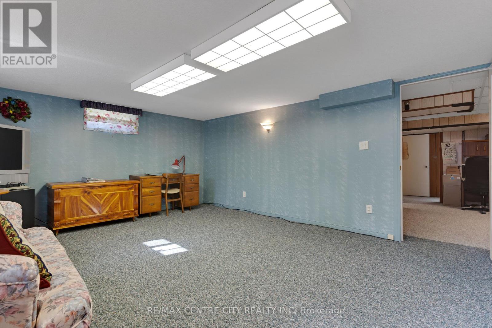 297 Wilson Avenue Property Photo 32