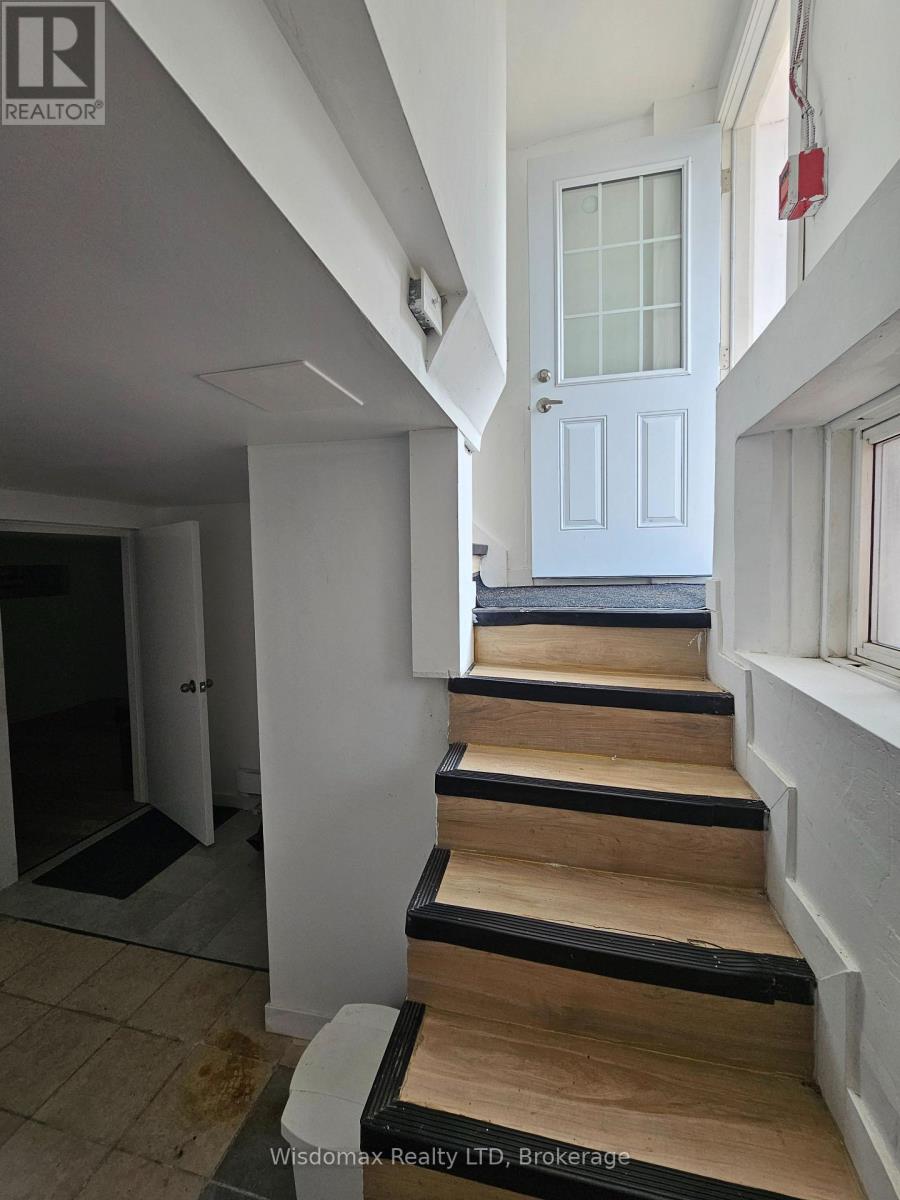 5306 Victoria Avenue Property Photo 4