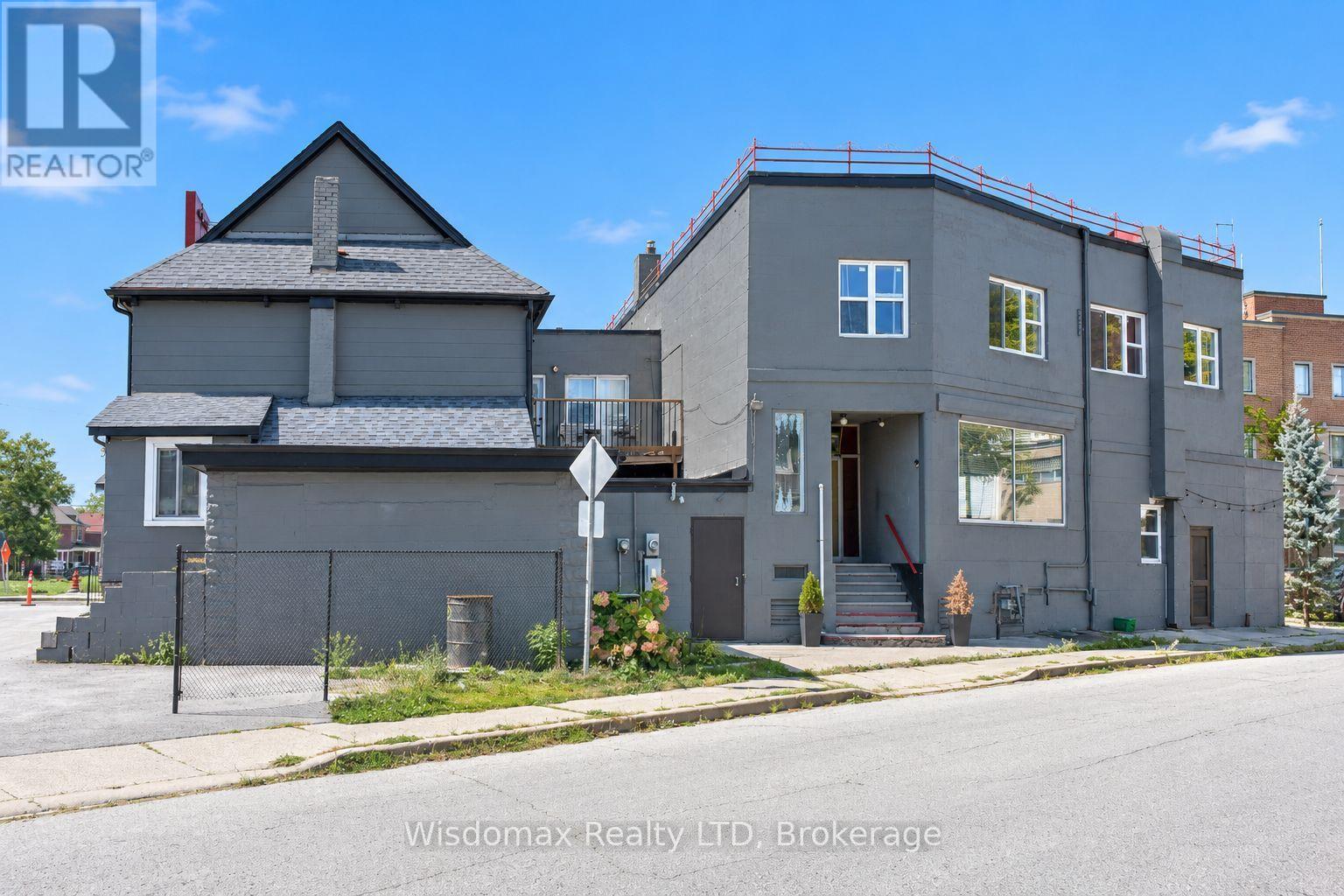 5306 Victoria Avenue Property Photo 9