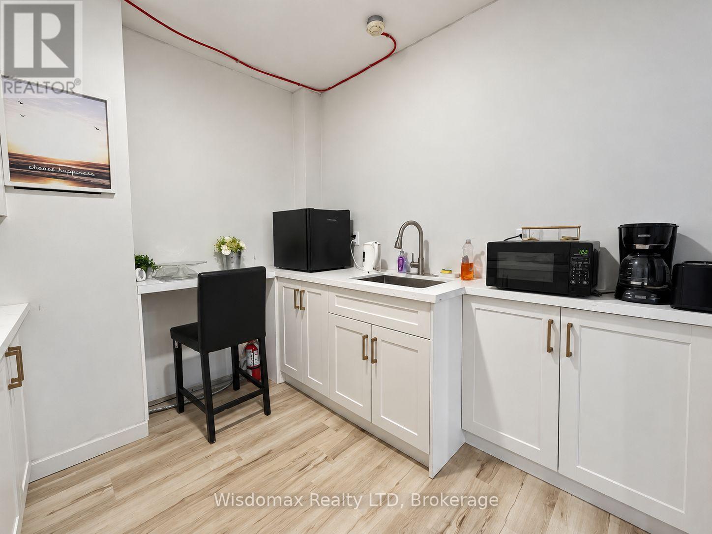 5306 Victoria Avenue Property Photo 14