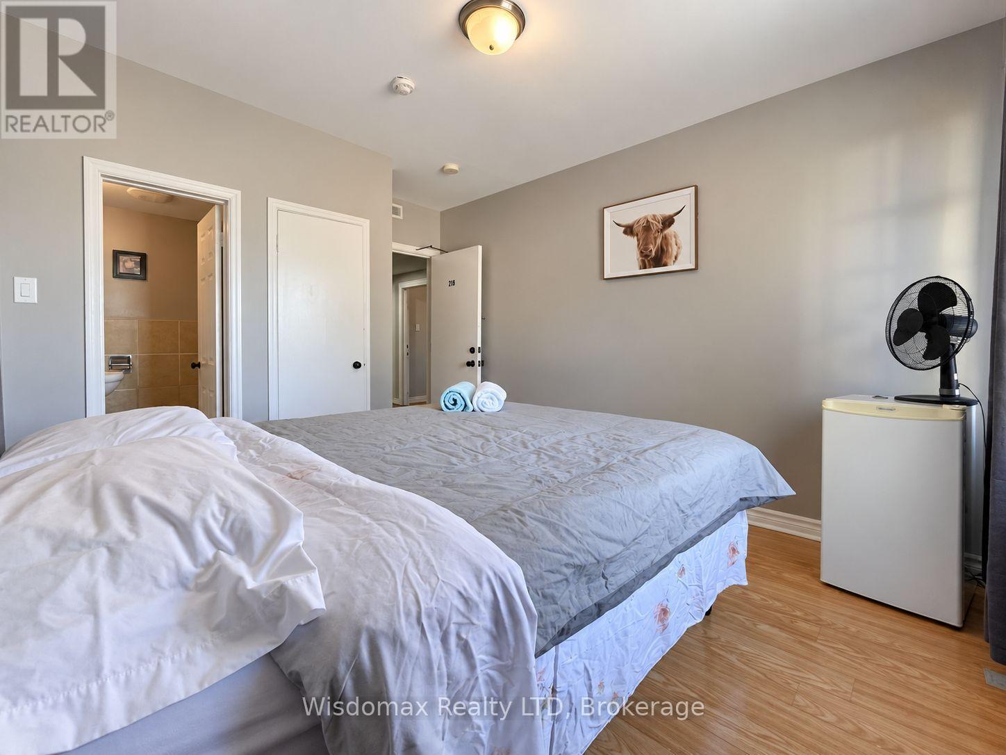 5306 Victoria Avenue Property Photo 31