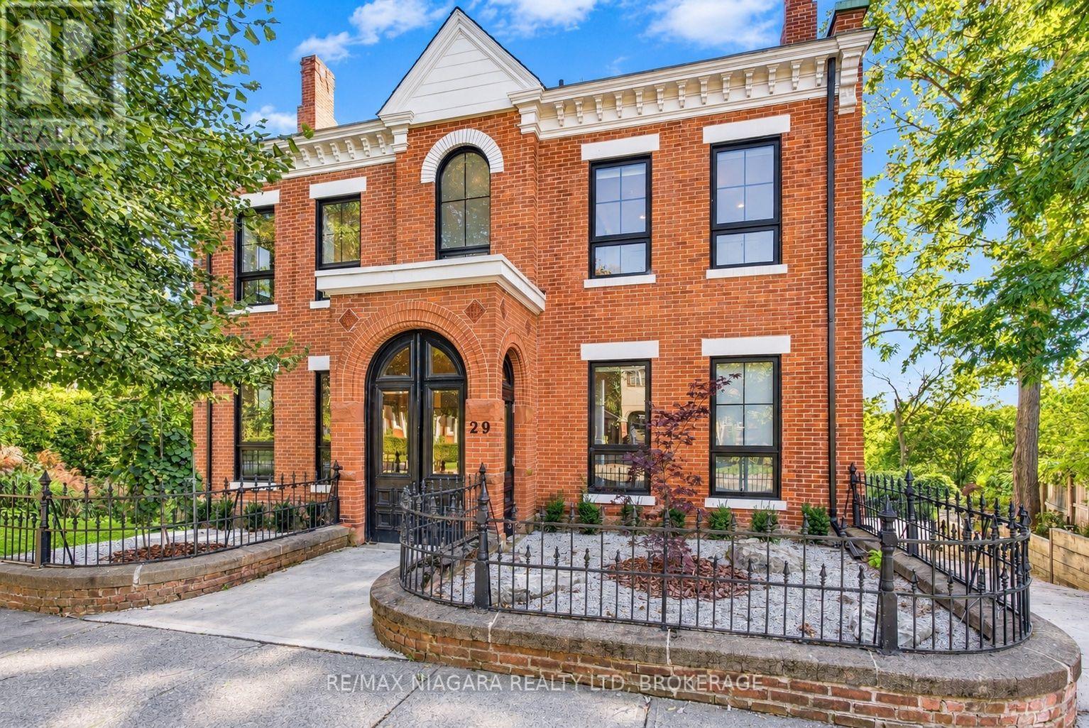 29 Yates Street Property Photo 2