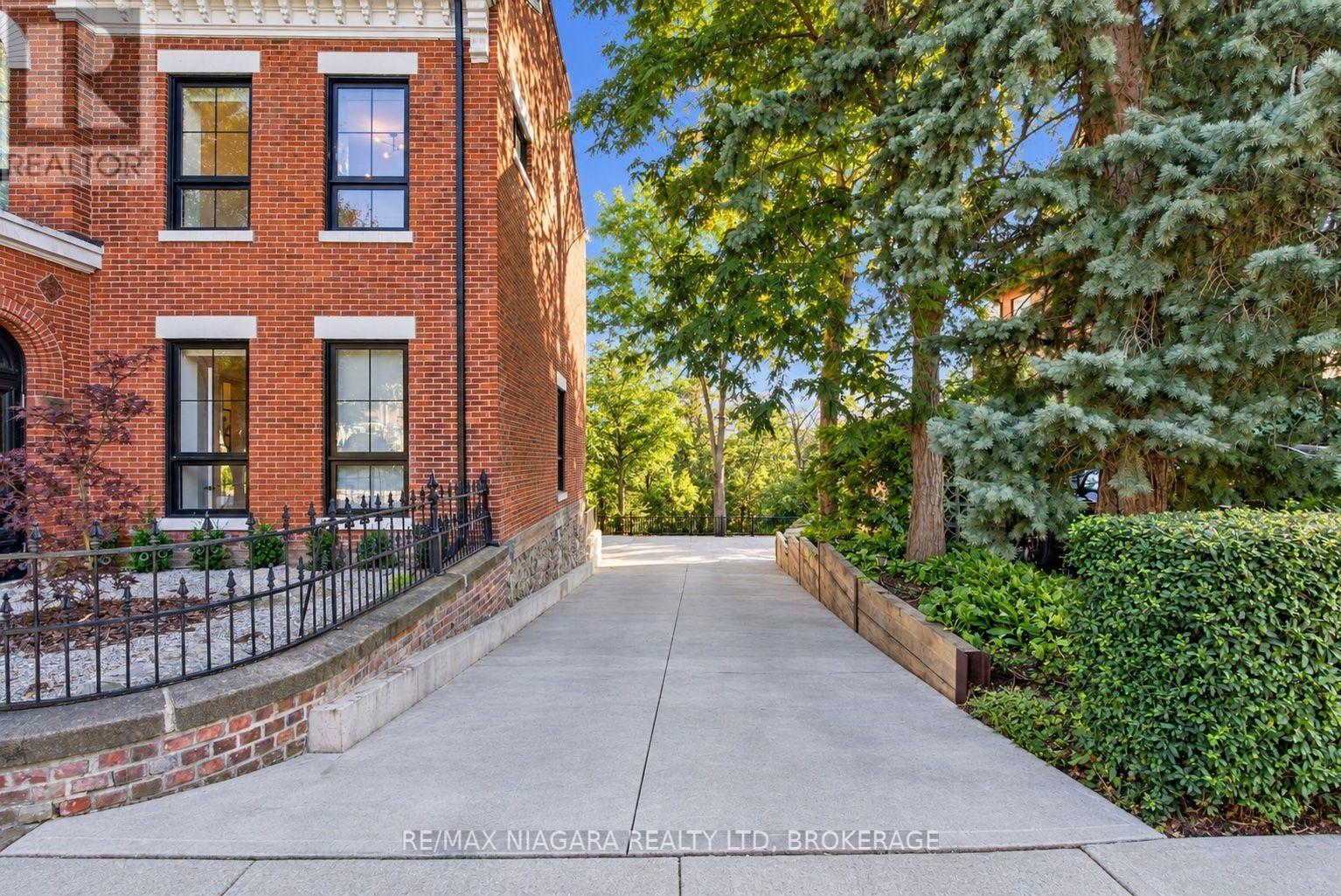 29 Yates Street Property Photo 4