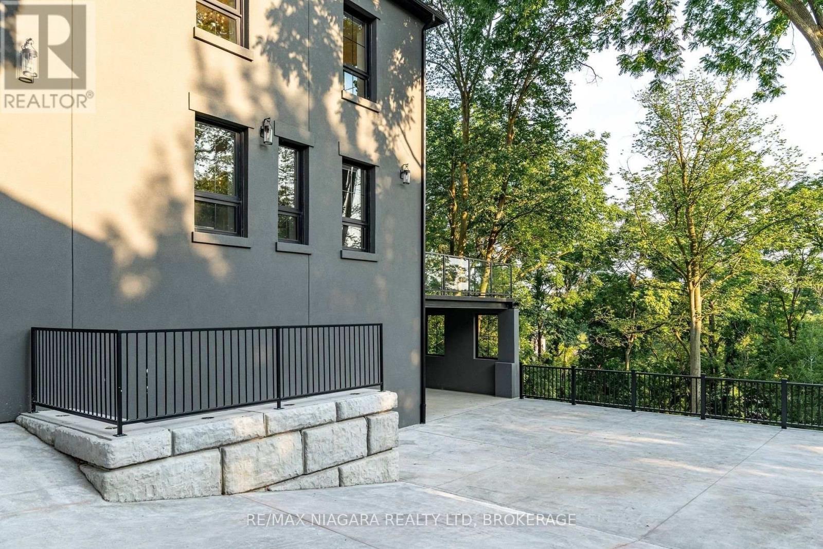 29 Yates Street Property Photo 44