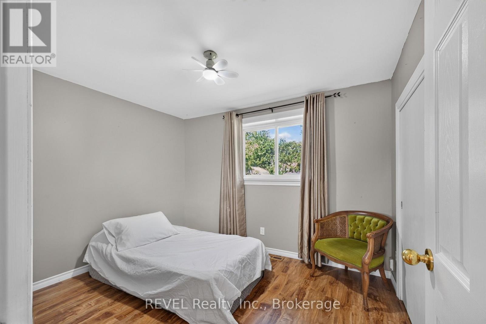 315 Park Avenue W Property Photo 16