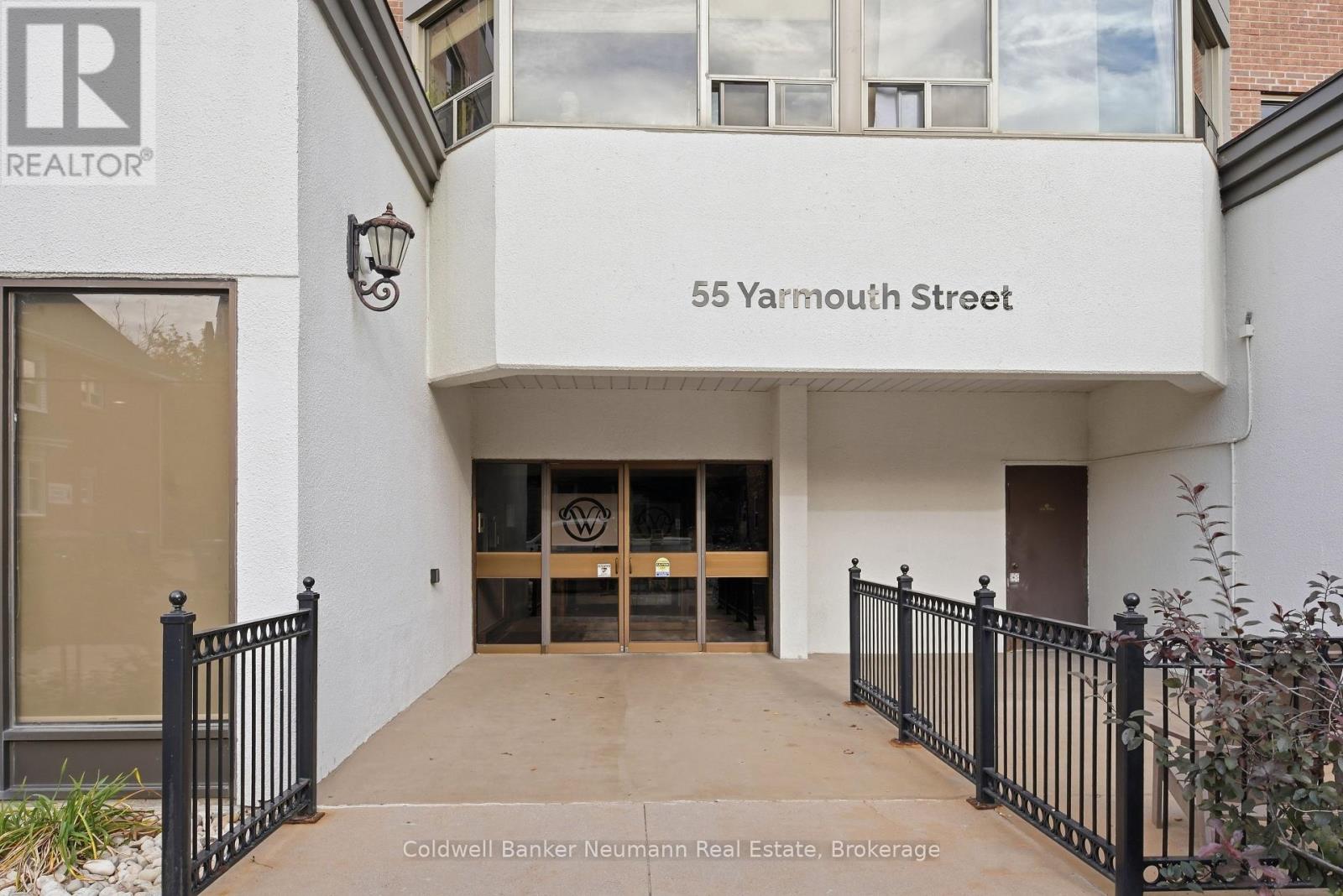 803 - 55 YARMOUTH STREET Property Photo 1