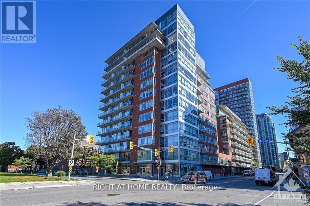 808 - 180 YORK STREET Property Photo 1