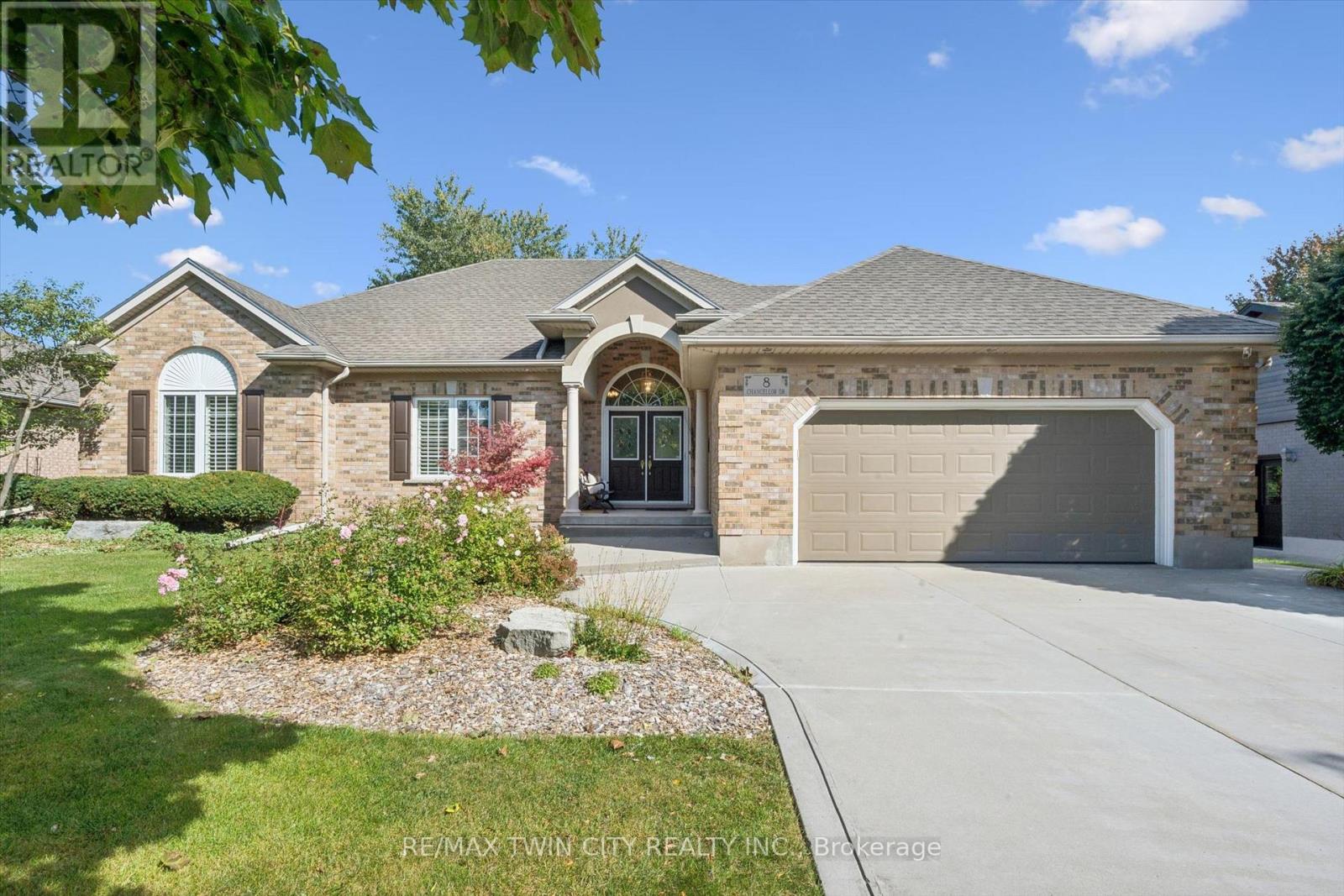 8 Chancellor Drive Property Photo 1