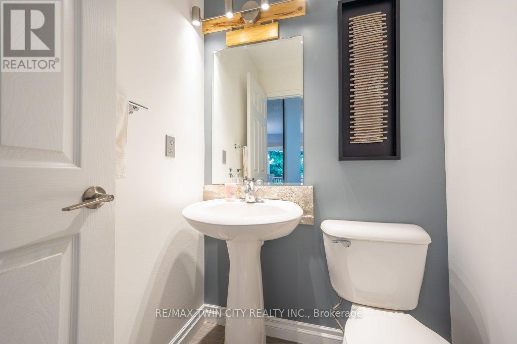 E33 - 110 Activa Avenue Property Photo 10