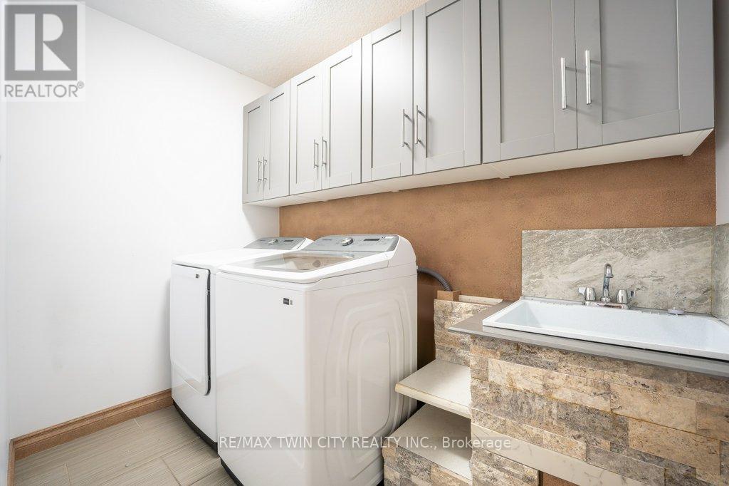 E33 - 110 Activa Avenue Property Photo 11
