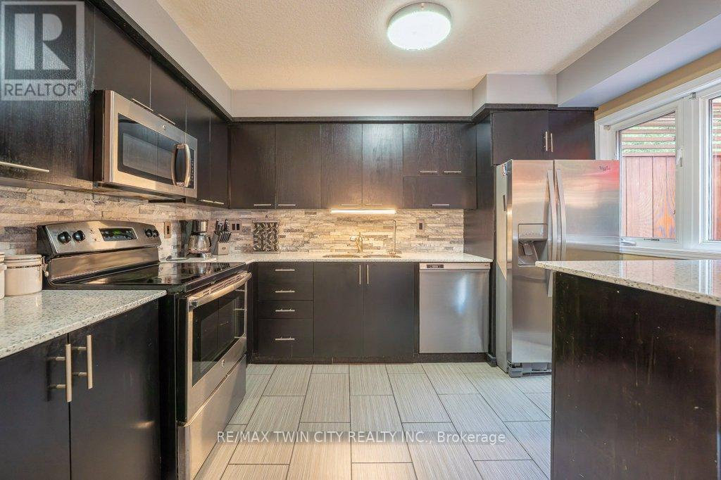 E33 - 110 Activa Avenue Property Photo 13
