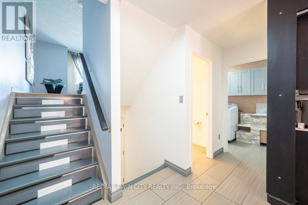 E33 - 110 Activa Avenue Property Photo 18