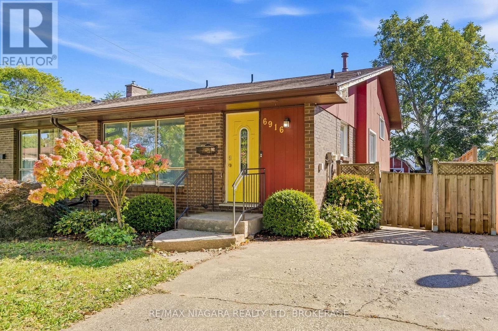 6916 Dolphin Street Property Photo 1