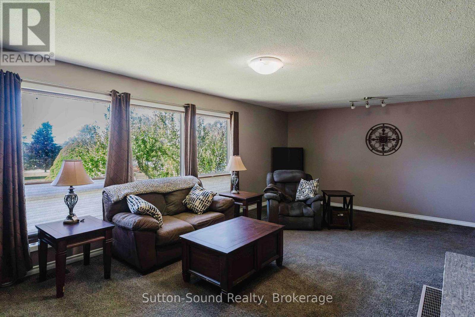 130 Cearview Crescent Property Photo 12