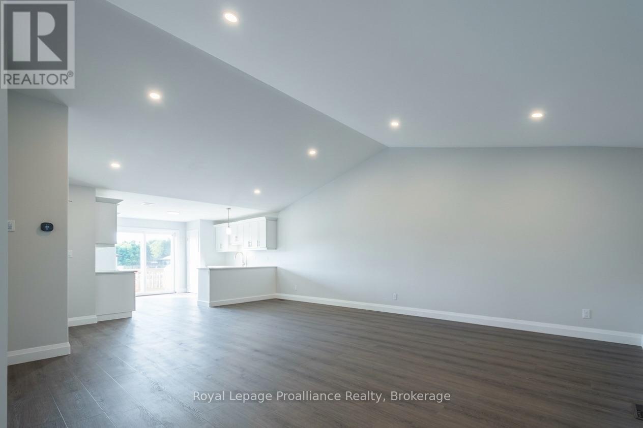 44 Mackenzie John Crescent Property Photo 3