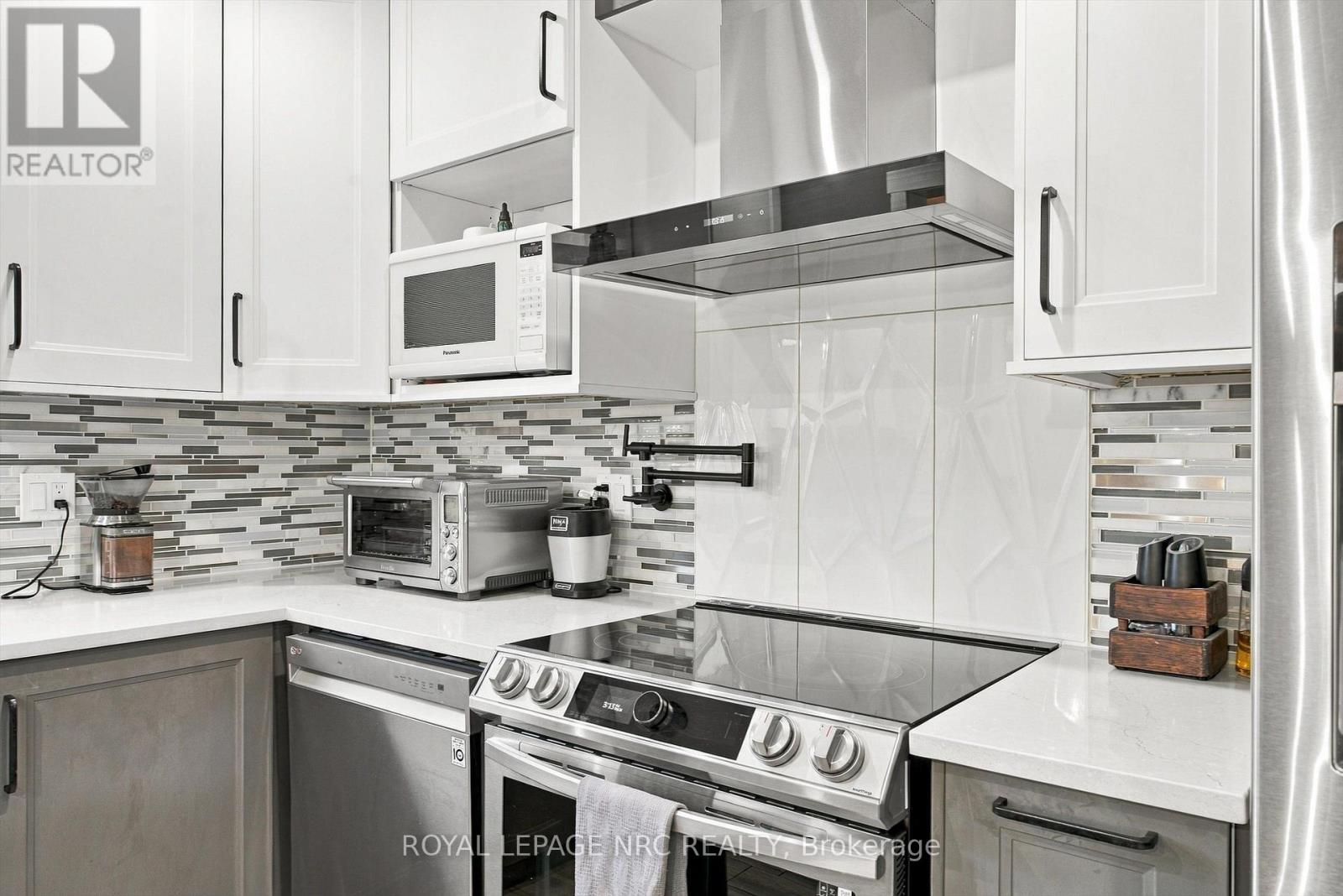 158 Confederation Avenue Property Photo 11