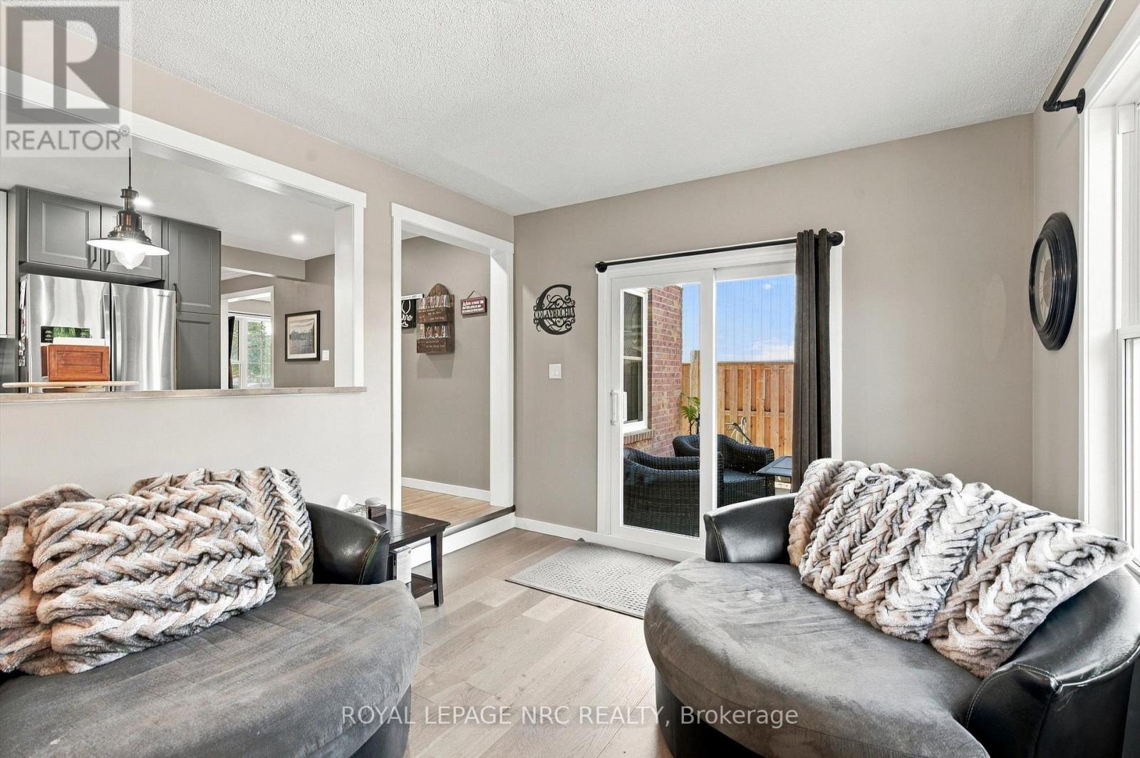 158 Confederation Avenue Property Photo 12
